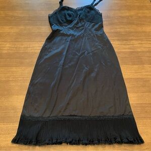Caresse Full Slip Black Vintage Size 34 M/S Pleated Y2K Style Pleated